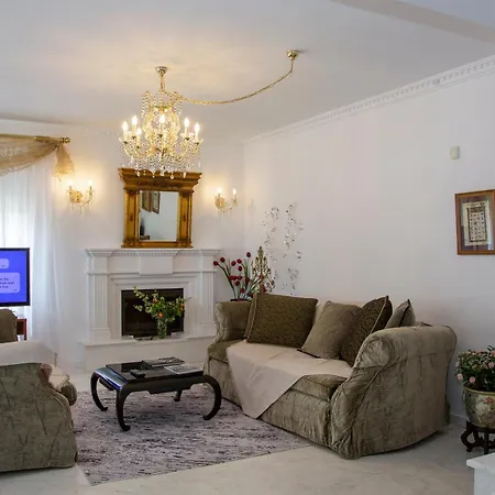White Mansion *